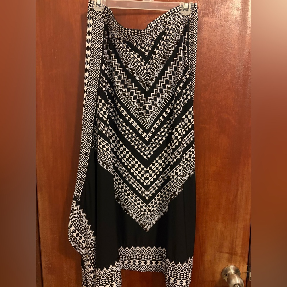 Chico's Monochrome Geometric skirt